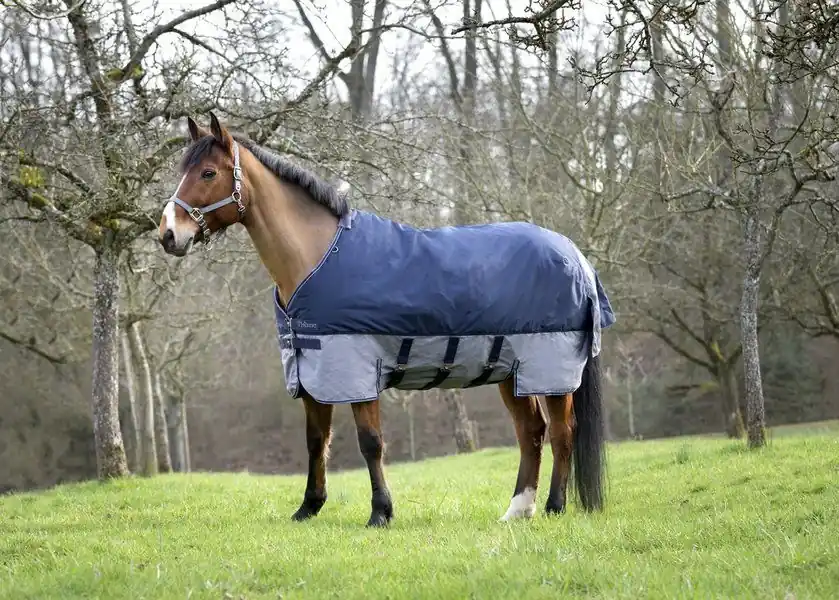 Nepromokavá deka EquiTheme Tyrex 600 D s břišním pásem 300g - Velikost 125 cm (175) Autentický